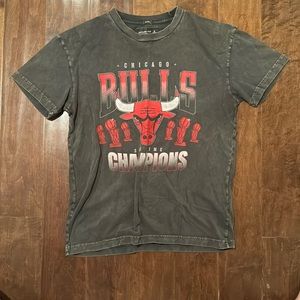 Black medium abercrombie and fitch bulls shirt